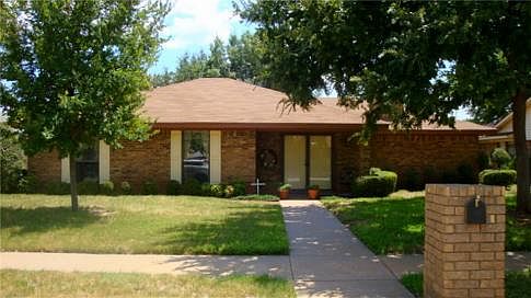 2807 Happy Hollow Dr.