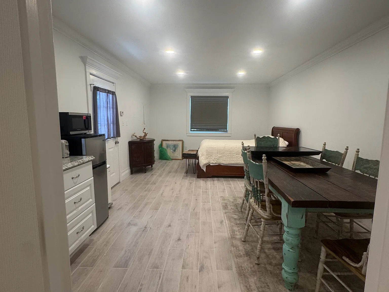 Studio, 650 sqft, $1,250 — Photo 3