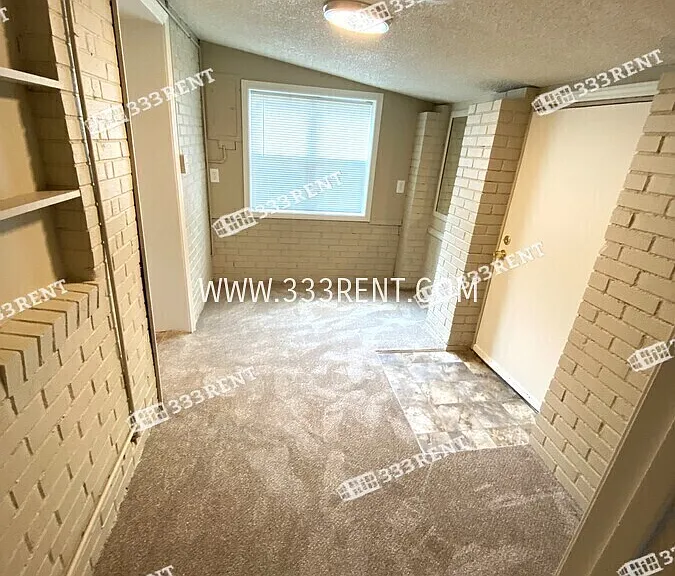 708 SE High St — Photo 6