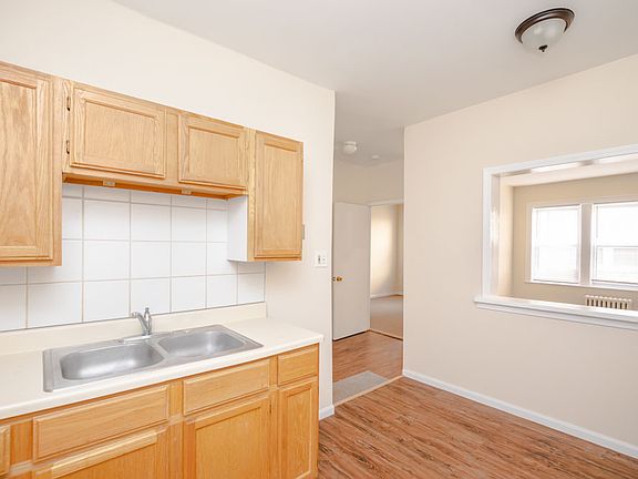 2nd image of 2146 Gunderson Ave APT 215