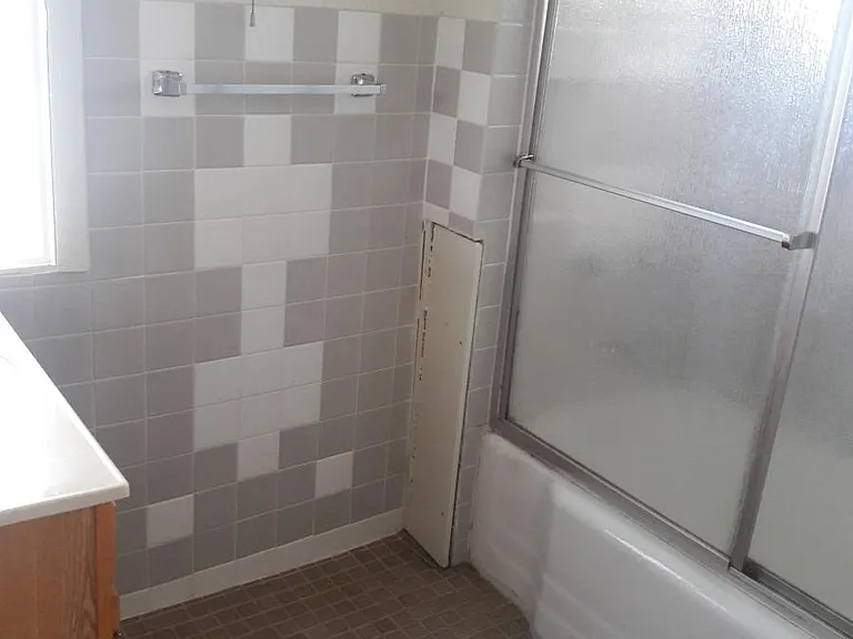 3915 Buechner Ave — Photo 8