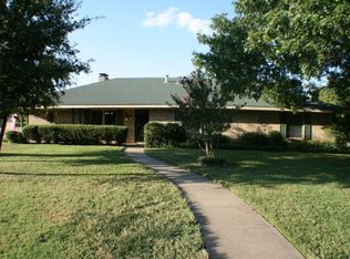 926 Egyptian Way, Grand Prairie, TX 75050