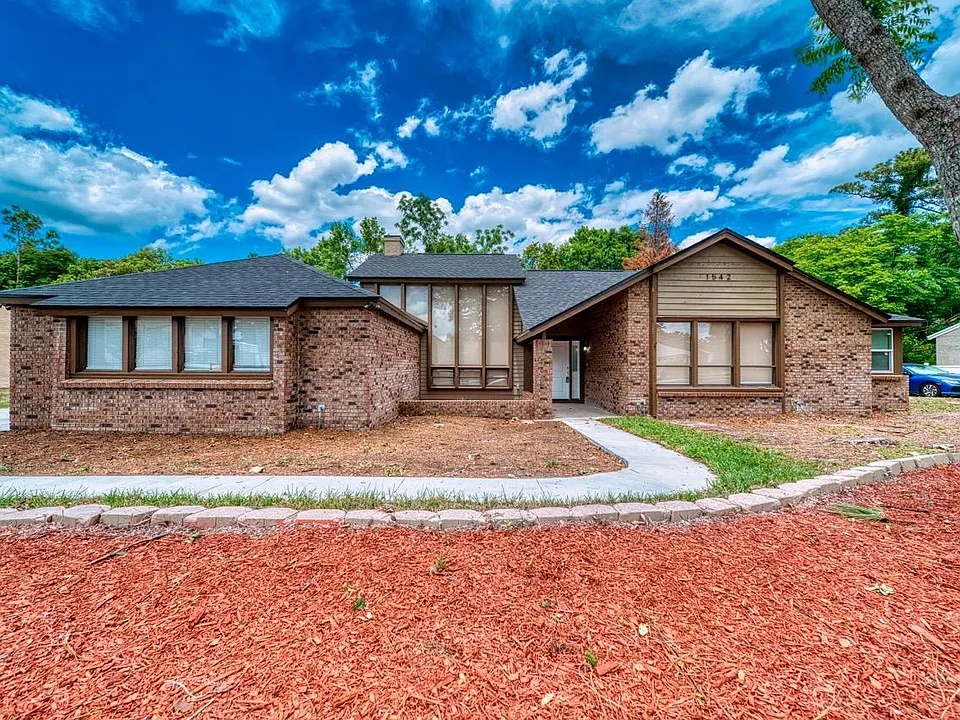 1542 Sugarwood Cir