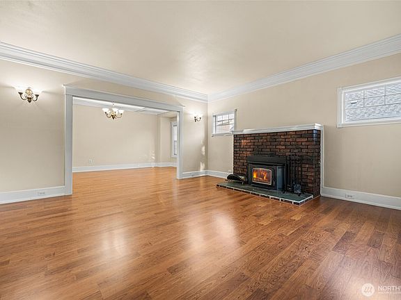 3rd image of 4059 Tacoma Avenue S