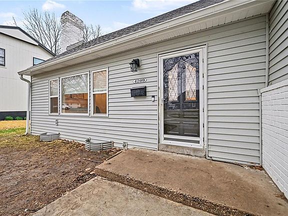 3rd image of 4209 Grandview Rd