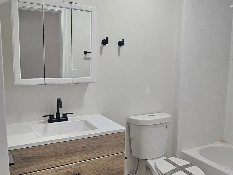 44 Warner St #B12 — Photo 11