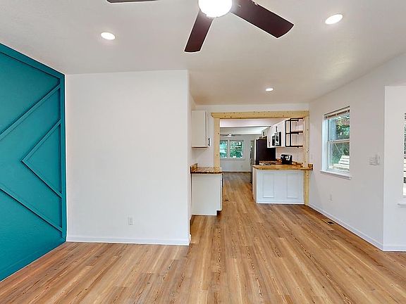 5th image of 412 Flagler St