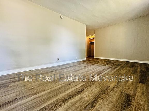 3rd image of 2372 Milne St