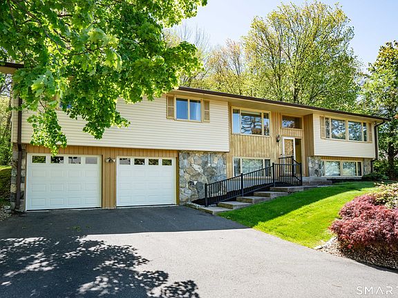 2nd image of 121 Shepard Drive