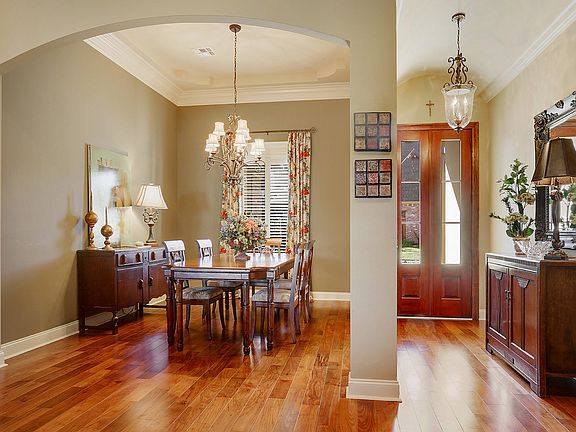 3rd image of 309 La Villa Cir