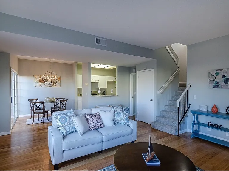 2412 Village Grn — Photo 1