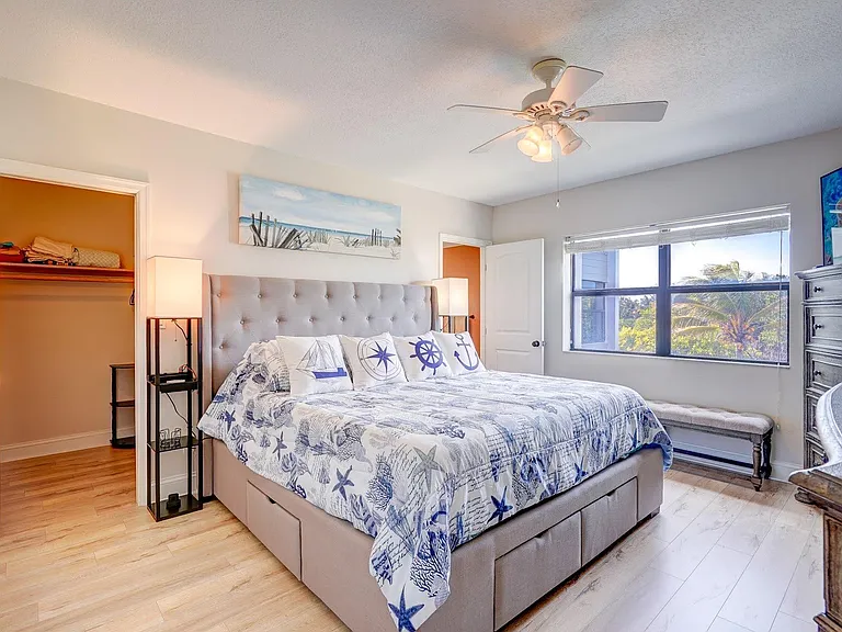 1289 NE Ocean Blvd #7 — Photo 12