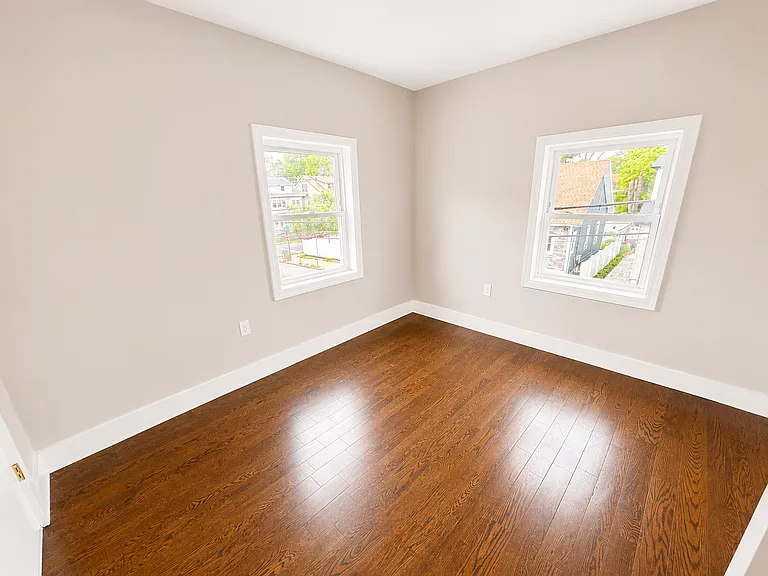 160 Alexander St #2 — Photo 12