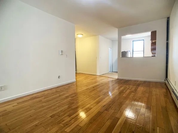 293 Tompkins Avenue image 27 of 28