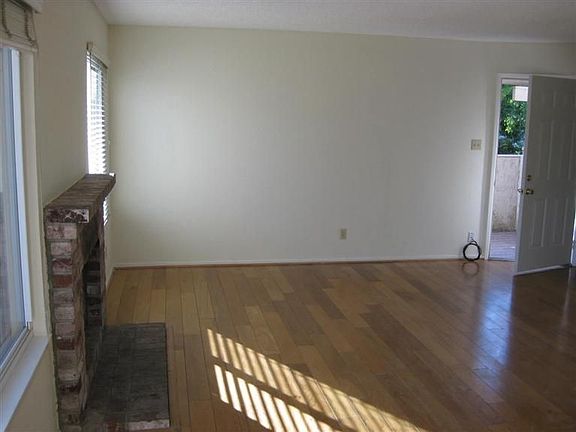 4th image of 3192 Swallows Nest Dr