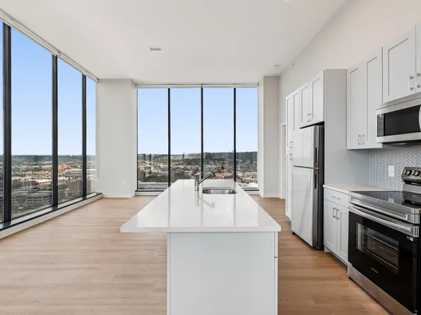 7 West 7th Apartments