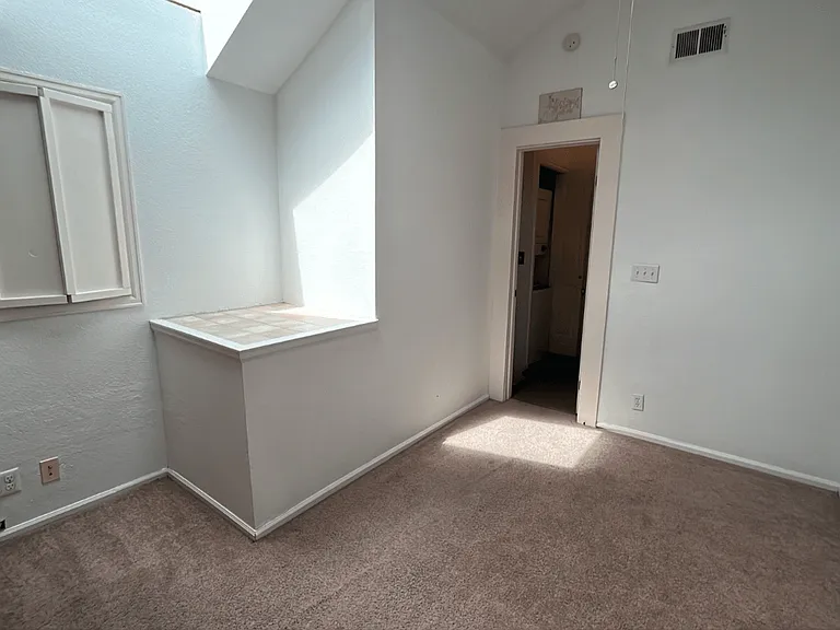 935 Broadway St. #203 — Photo 18