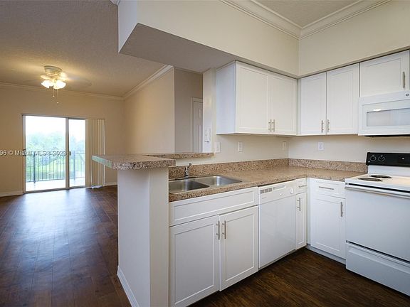 3rd image of 151 SW 117th Ave #9306