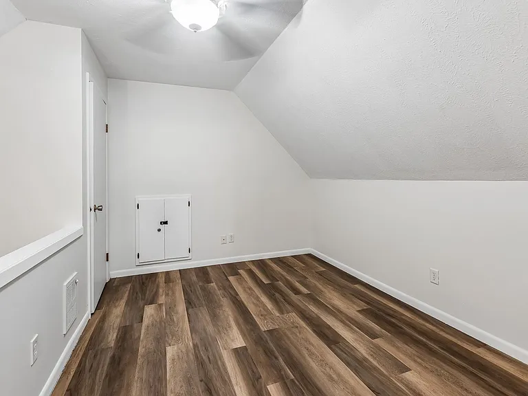 535 N Pebble St — Photo 12