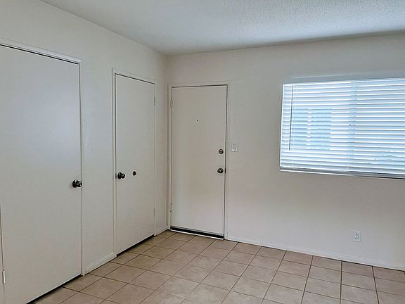4th image of 3235-3239 Collier Ave #3239-3