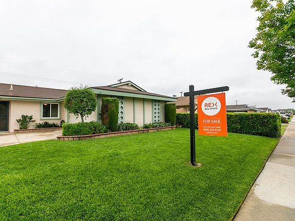 2nd image of 6692 Santa Catalina Ave