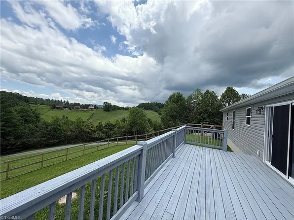 242 Hickory Heights Dr, Boone, NC 28607