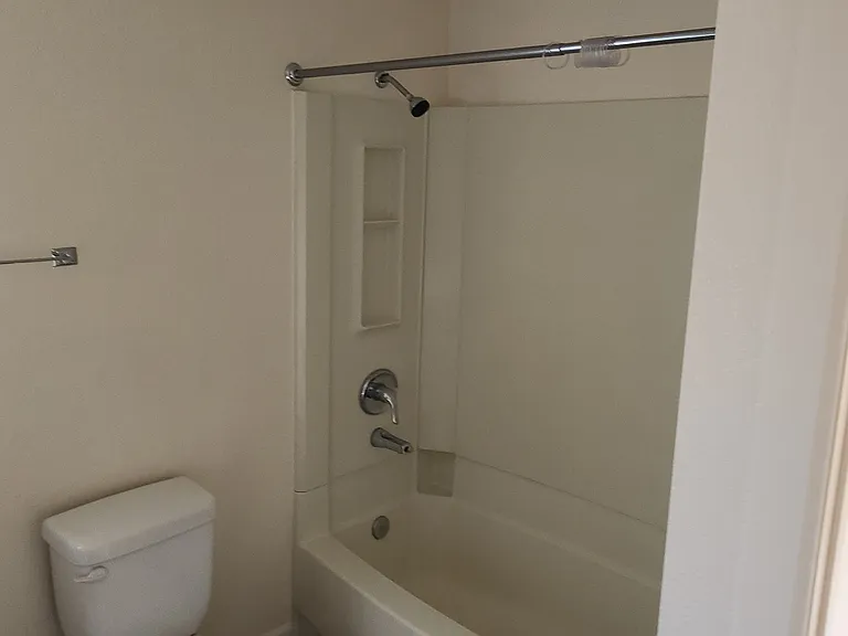 9412 1st Ave NE #2C — Photo 8