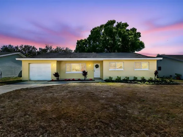 145 Avon Dr, Safety Harbor, FL 34695