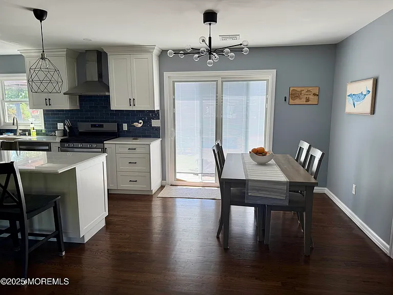 484 Branchport Ave — Photo 6