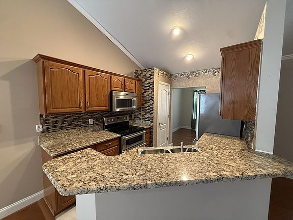 5th image of 253 Fyke Dr