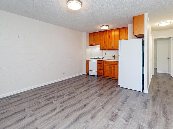 2nd image of 303-409 Iolani Ave #303