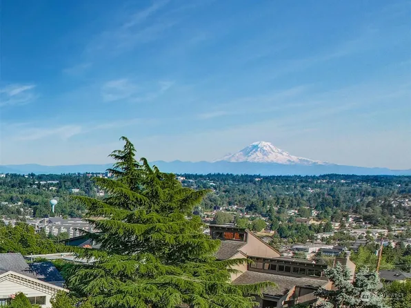 21020 3rd Avenue S, Des Moines, WA 98198