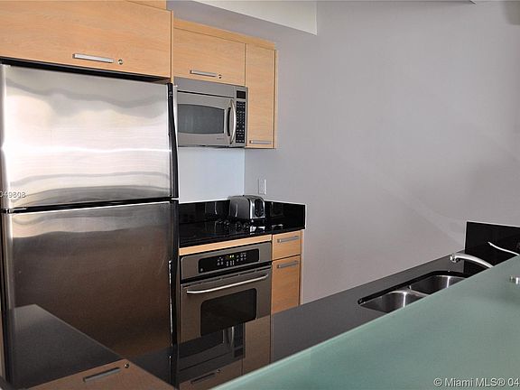 4th image of 18683 Collins Ave #603