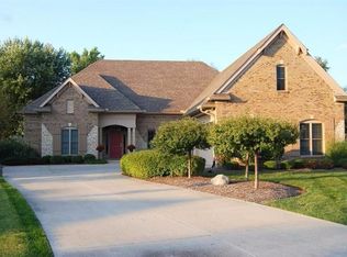 1701 Country Corner Ln, Dayton, OH 45458