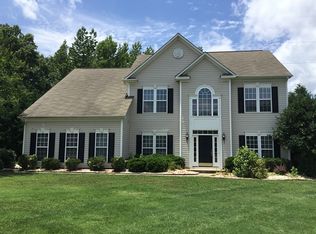 1009 Yarrow St, Matthews, NC 28104
