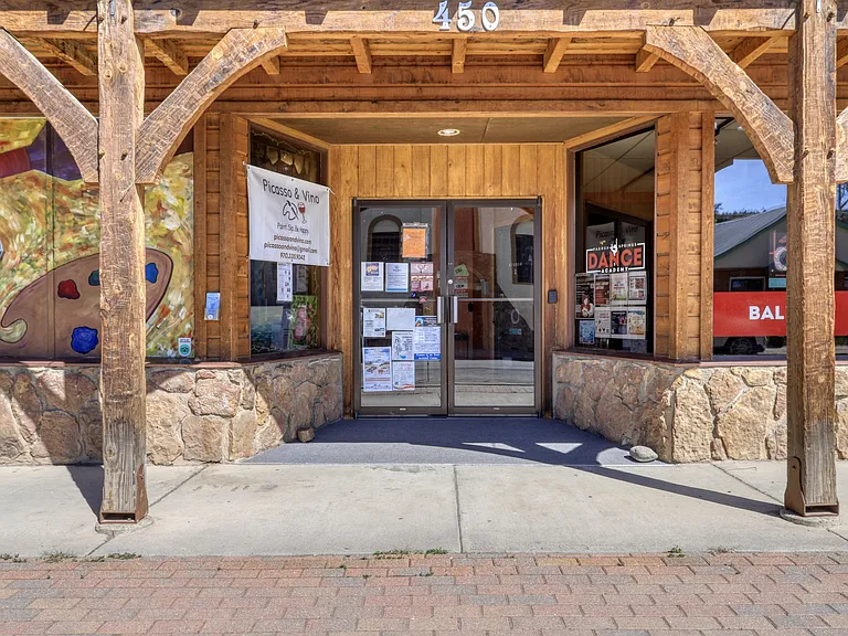 450 Lewis St — Photo 11
