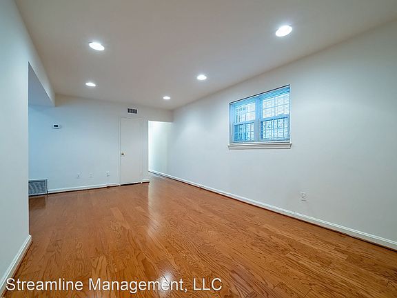 4th image of 3628 Connecticut Ave NW Unit 101