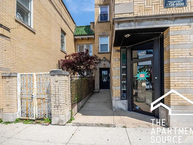 2944 W Montrose Ave #1R — Photo 12