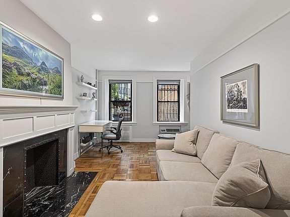 2nd image of 123 W 80th St