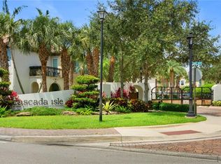 8285 Cascada Isle Dr, Hollywood, FL 33024