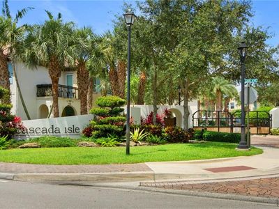 8285 Cascada Isle Drive, Hollywood, FL, 33024