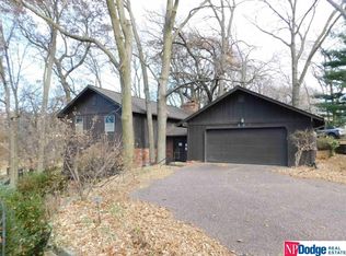 904 Martin Dr, Bellevue, NE 68005