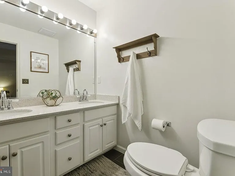 3942 Hartlake St — Photo 13