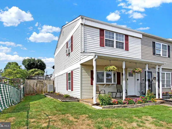 408 Red Tulip Ct, Taneytown, MD 21787