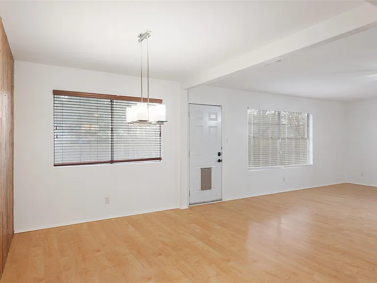 6903 Skynook Dr — Photo 9