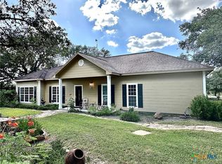 98 Price Rd, Victoria, TX 77905