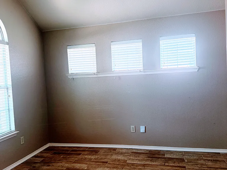 11521 Blanchard Dr — Photo 6