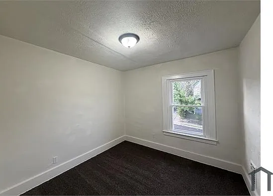 5 bed, $1,300 — Photo 4