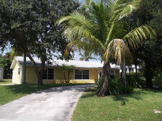 2nd image of 8934 SE Bobo Ct