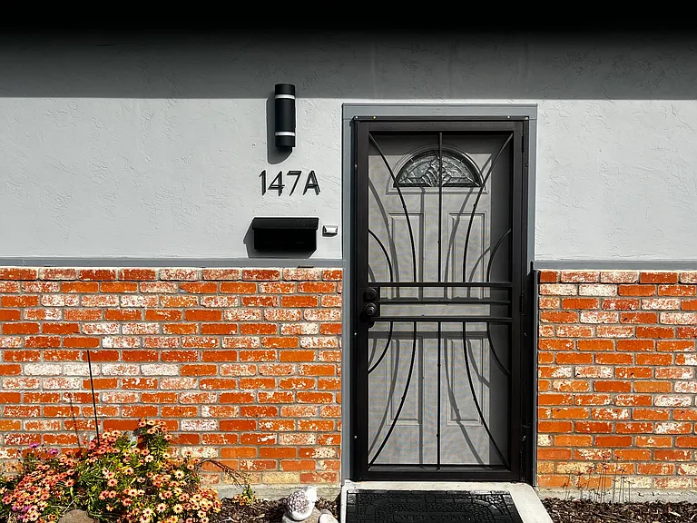 147 Karen Dr #A — Photo 1